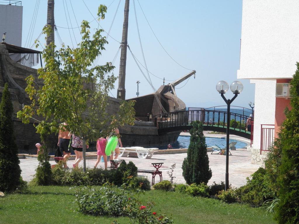 Private Apartments In Privilige Fort Beach Elenite Luaran gambar