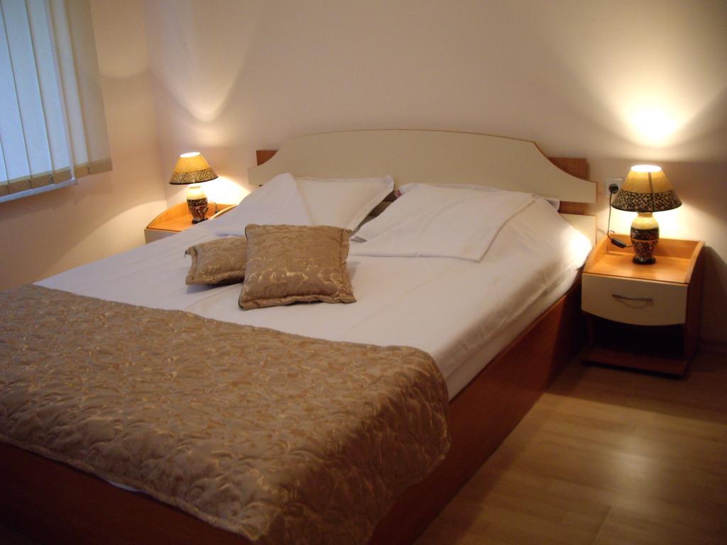 Private Apartments In Privilige Fort Beach Elenite Luaran gambar