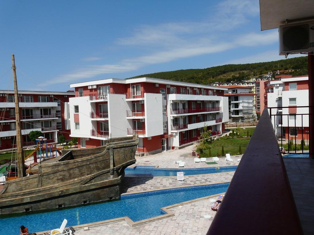 Private Apartments In Privilige Fort Beach Elenite Luaran gambar